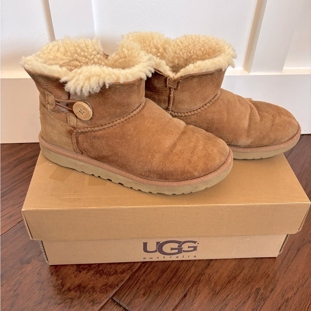 UGG Mini Bailey Button boots